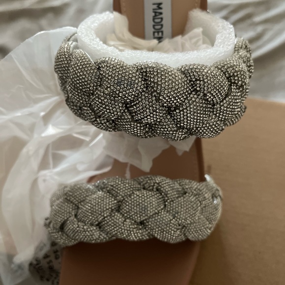 STEVEN MADDEN HEELS - Picture 4 of 6